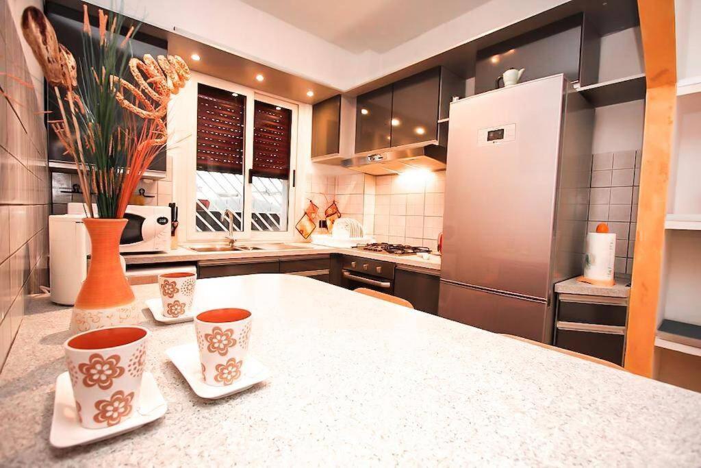 Petite Home In Рим Екстериор снимка