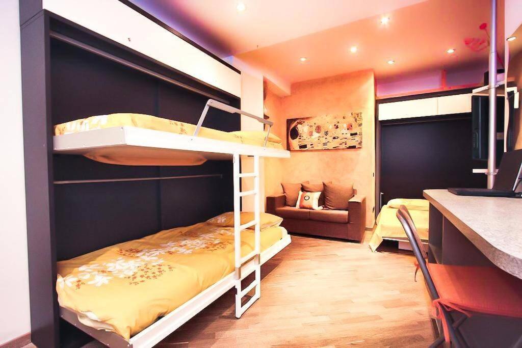 Petite Home In Рим Екстериор снимка